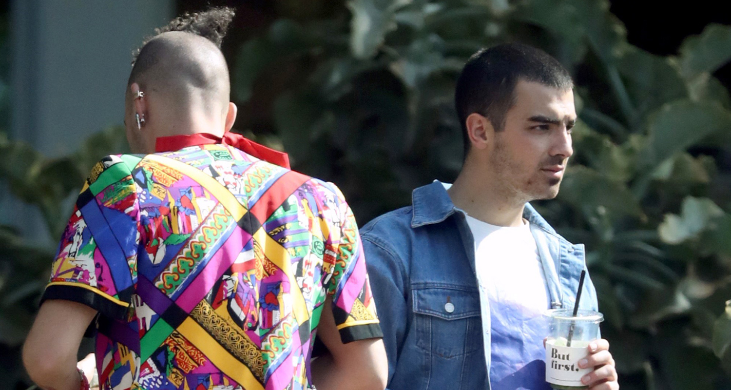 Joe Jonas Defuses A Fan Couple's Argument With Perfect Humor Joe Jonas Defuses A Fan Couple's Argument With Perfect Humor