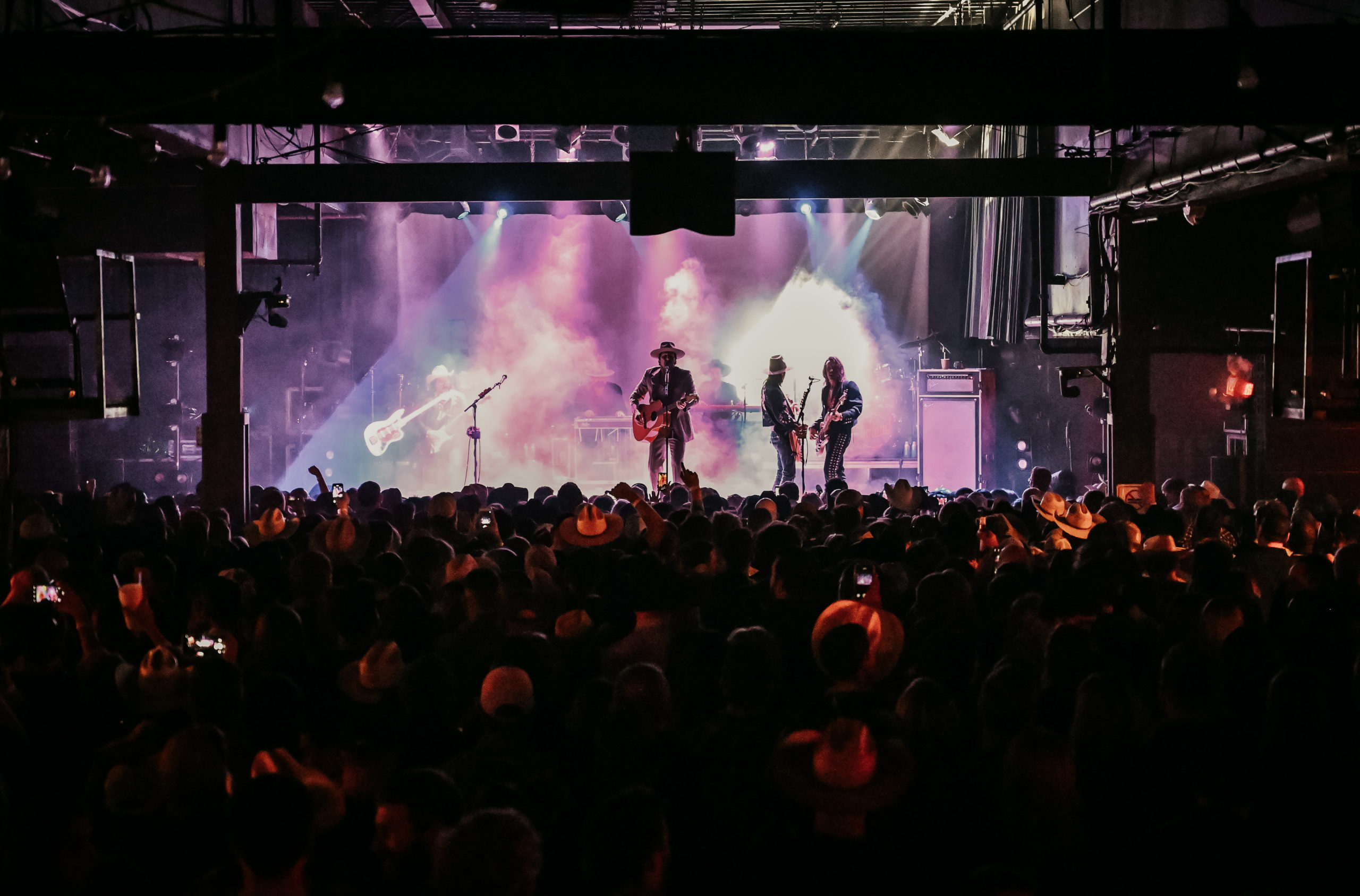 Joe Jonas' Surprise Fort Worth Stockyards Concert: Fan Reactions Joe Jonas' Surprise Fort Worth Stockyards Concert: Fan Reactions