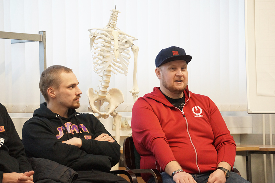 Källmanin Nousu: Kentällä Ja Sen Ulkopuolella Källmanin Nousu: Kentällä Ja Sen Ulkopuolella