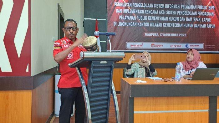 Kakanwil Papua, Anthonius Ayorbaba, Minta Dukungan Untuk Persipura Kakanwil Papua, Anthonius Ayorbaba, Minta Dukungan Untuk Persipura