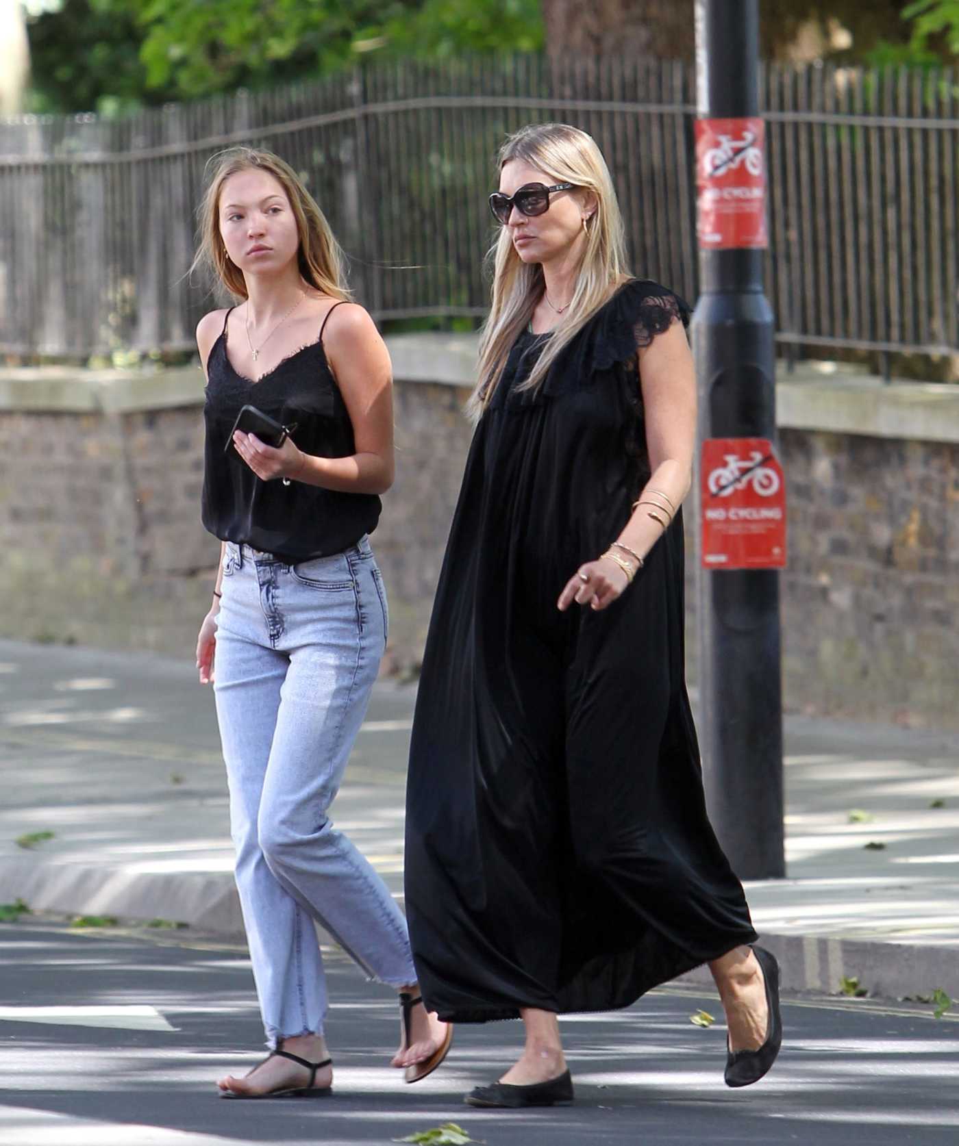 Kate And Lila Moss's Stunning Little Black Dresses: A London Fashion Week Highlight Kate And Lila Moss's Stunning Little Black Dresses: A London Fashion Week Highlight