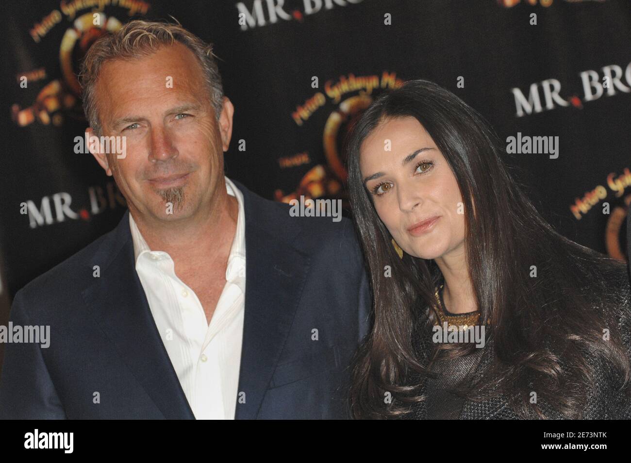 Kevin Costner's Pursuit Of Demi Moore: An Insider's Report Kevin Costner's Pursuit Of Demi Moore: An Insider's Report