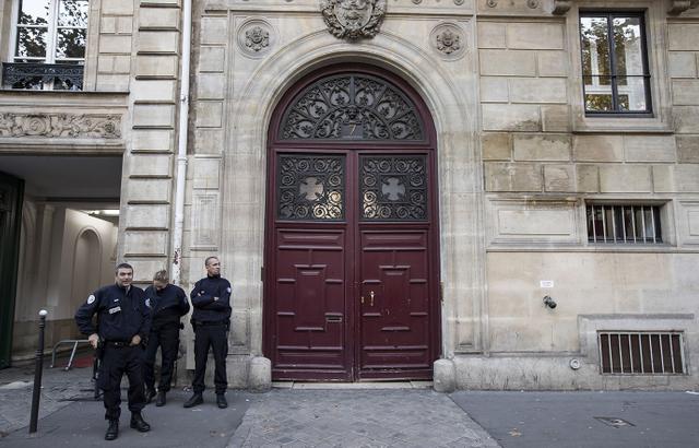 Kim Kardashian Testifies About Life-Threatening Paris Robbery