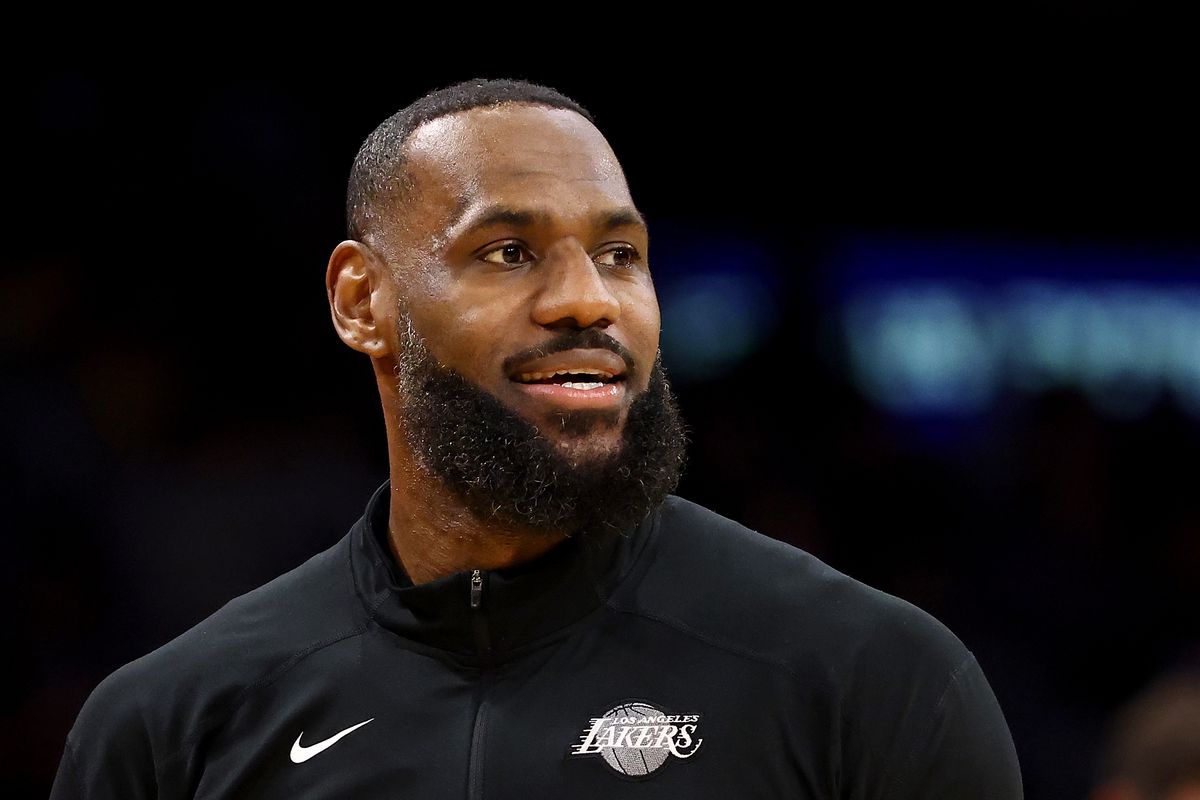 Knicks' Brunson Exits Lakers Game After Overtime Ankle Injury Knicks' Brunson Exits Lakers Game After Overtime Ankle Injury