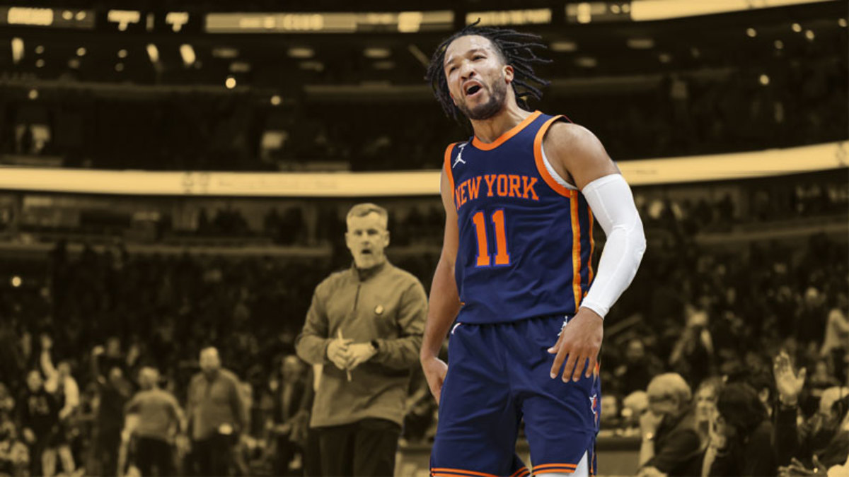 Knicks Fan's Petition: Replacing Lady Liberty With Jalen Brunson Knicks Fan's Petition: Replacing Lady Liberty With Jalen Brunson