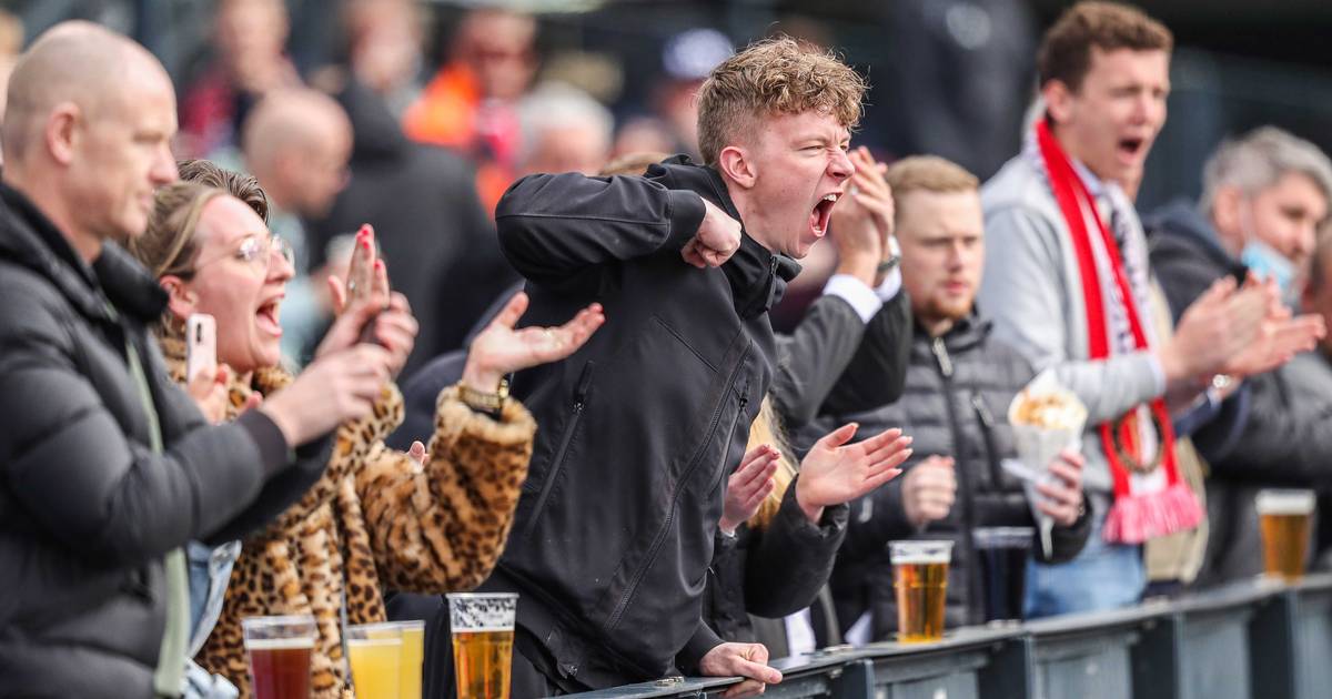 KNVB Bespreekt Contractverlenging Met Potentiële Farioli-opvolger KNVB Bespreekt Contractverlenging Met Potentiële Farioli-opvolger