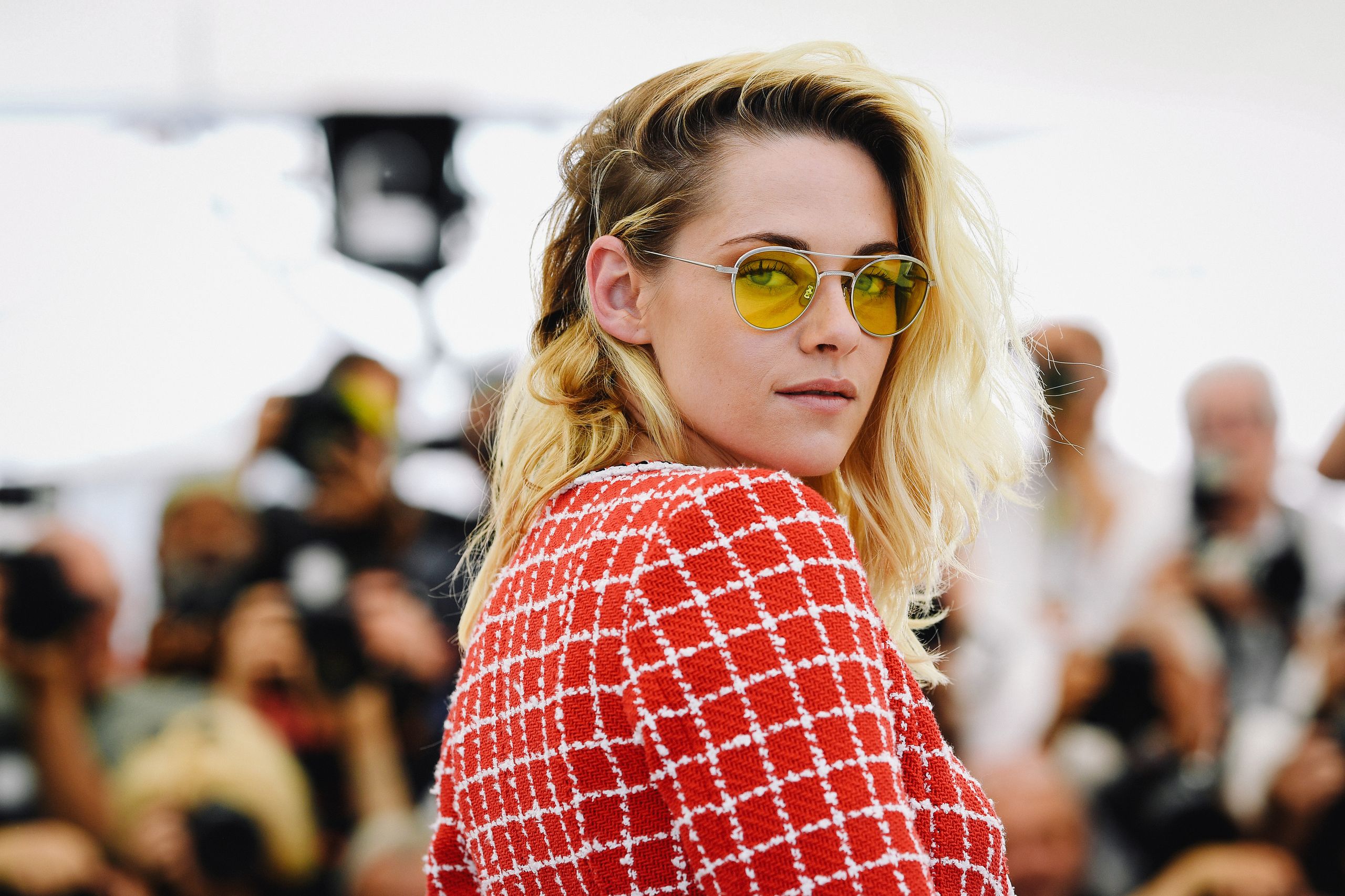 Kristen Stewart: White Satin Suit At Cannes 2025 Directorial Debut Kristen Stewart: White Satin Suit At Cannes 2025 Directorial Debut