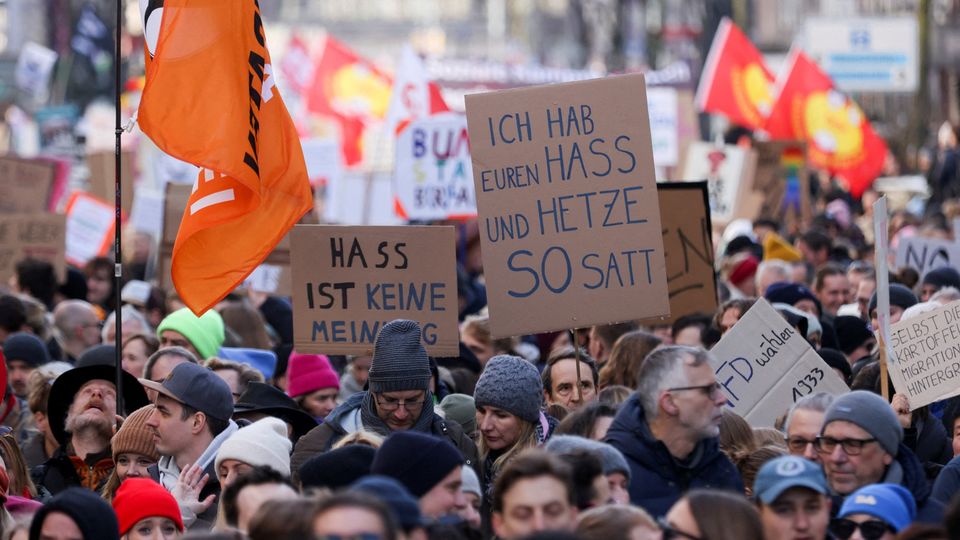 Kríza V Nemecku: Tisíce Ľudí Prichádzajú O Prácu Kríza V Nemecku: Tisíce Ľudí Prichádzajú O Prácu