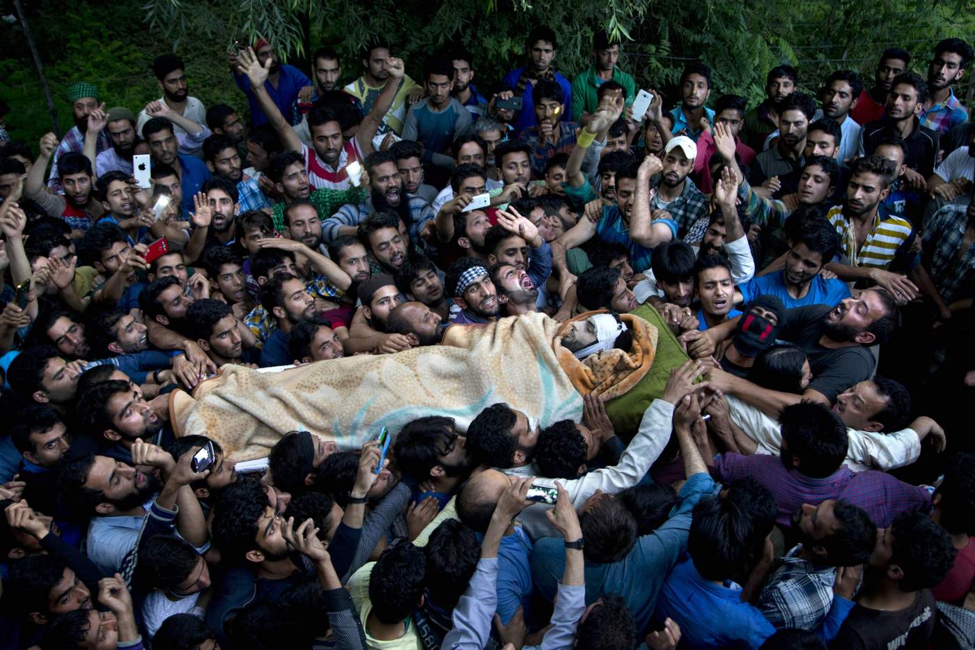 کشمیر کے مسئلے پر برطانوی وزیر اعظم کو تحریری درخواست