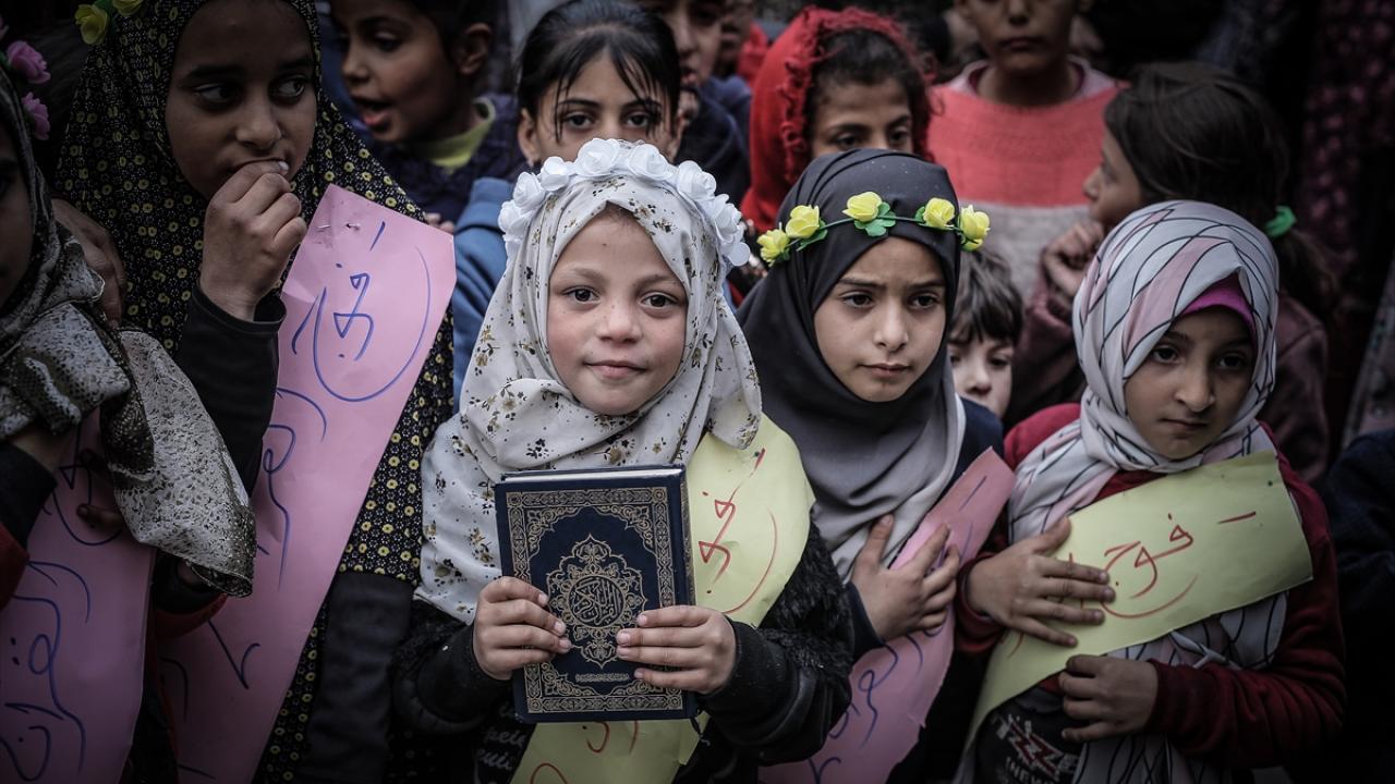 Kuran-ı Kerim Ezberi: Gazzeli Çocukların Çadır Okulu Deneyimi Kuran-ı Kerim Ezberi: Gazzeli Çocukların Çadır Okulu Deneyimi