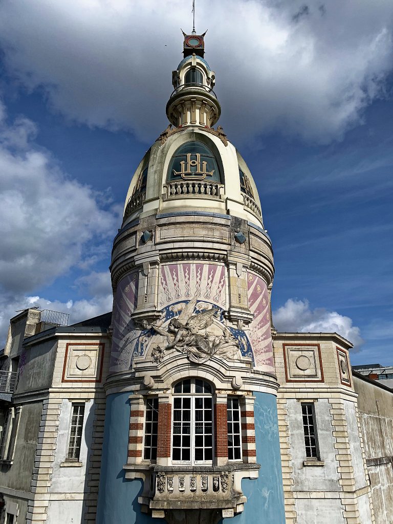 L'essor Des Tours À Nantes Et Ses Conséquences Sur Le Métier De Cordiste L'essor Des Tours À Nantes Et Ses Conséquences Sur Le Métier De Cordiste