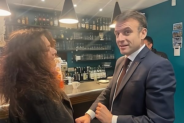 La Rencontre Émouvante D'Emmanuel Macron Avec Des Victimes De L'armée Israélienne La Rencontre Émouvante D'Emmanuel Macron Avec Des Victimes De L'armée Israélienne