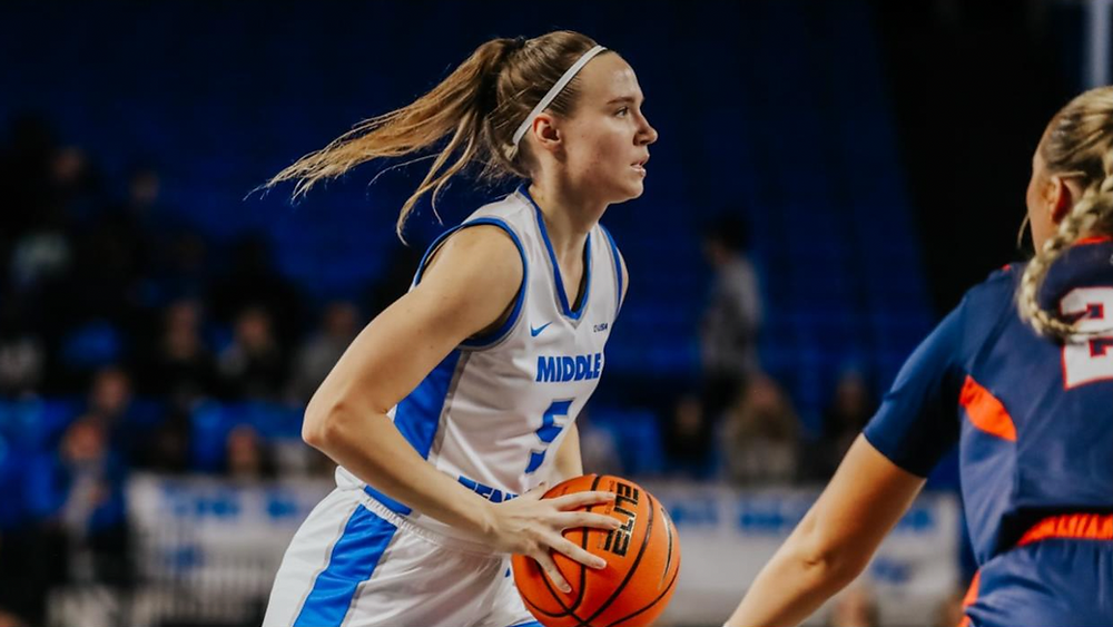 Lady Raiders Fall Short Against Cincinnati In 59-56 Defeat Lady Raiders Fall Short Against Cincinnati In 59-56 Defeat