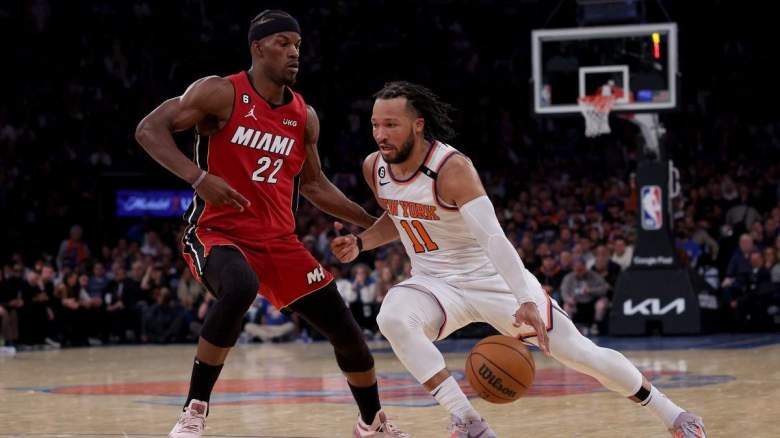 Lakers Defeat Knicks In Overtime As Brunson Suffers Ankle Injury Lakers Defeat Knicks In Overtime As Brunson Suffers Ankle Injury