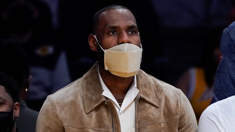 LeBron James Withdraws From 2025 Met Gala Hosting Role Because Of Knee Injury LeBron James Withdraws From 2025 Met Gala Hosting Role Because Of Knee Injury