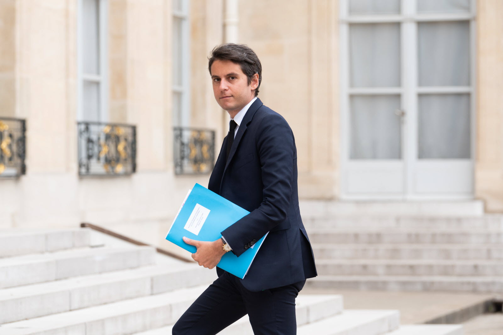 Le Premier Ministre Français Et Les Décisions De Défense : Un Manque De Participation Citoyenne Le Premier Ministre Français Et Les Décisions De Défense : Un Manque De Participation Citoyenne
