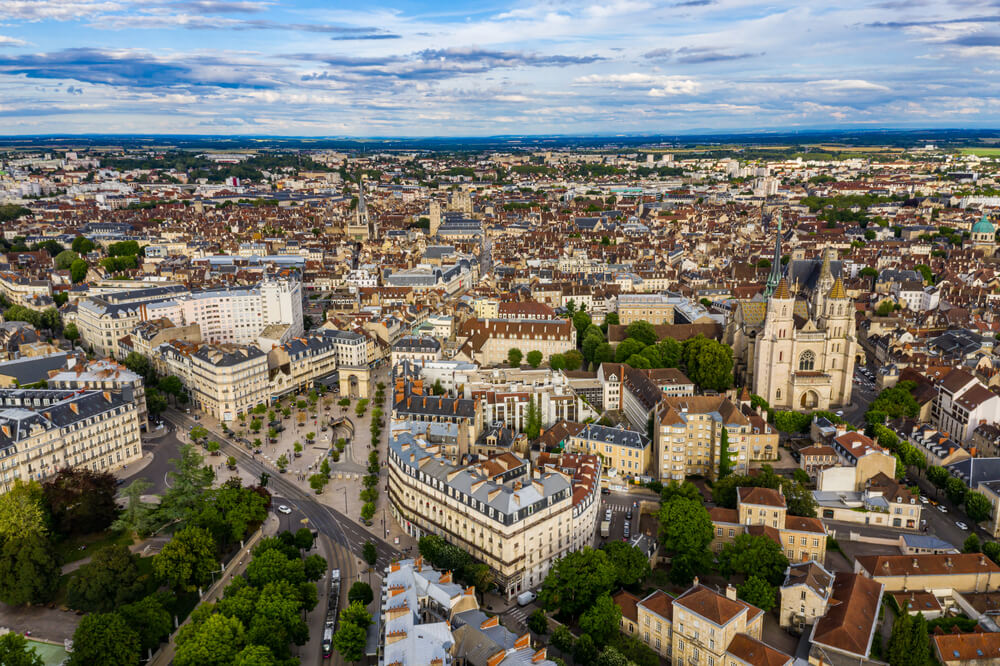 Le Rôle De La Ville De Dijon Face Aux Difficultés De L'Établissement Épicure Le Rôle De La Ville De Dijon Face Aux Difficultés De L'Établissement Épicure