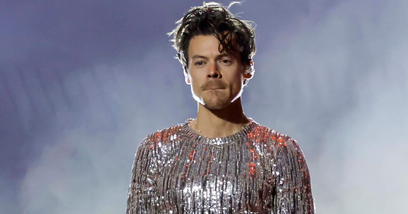 Legendary Singer's Farewell Performance: Memory Issues Force Retirement Legendary Singer's Farewell Performance: Memory Issues Force Retirement