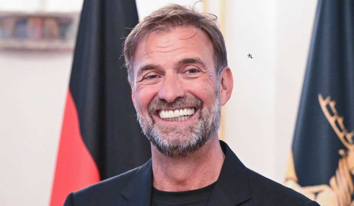 Liverpool Menjuarai Liga Inggris: Peran Strategi Pelatih Dalam Kesuksesan The Reds Liverpool Menjuarai Liga Inggris: Peran Strategi Pelatih Dalam Kesuksesan The Reds