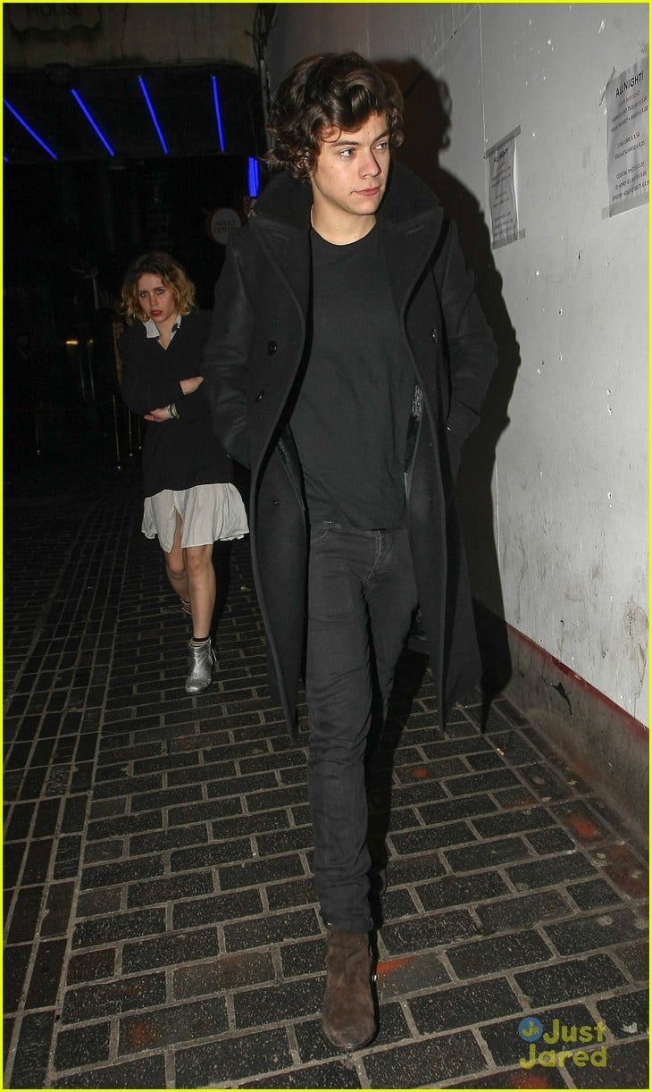 London Outing: Harry Styles Rocks A Retro Stache London Outing: Harry Styles Rocks A Retro Stache