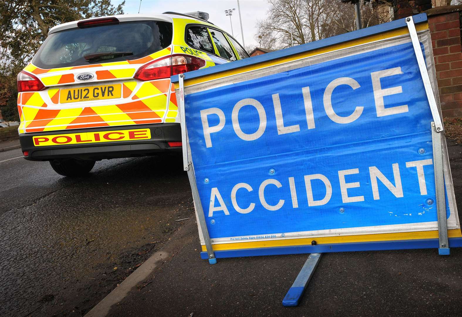 M6 Closed: Van Overturn Causes Long Queues M6 Closed: Van Overturn Causes Long Queues