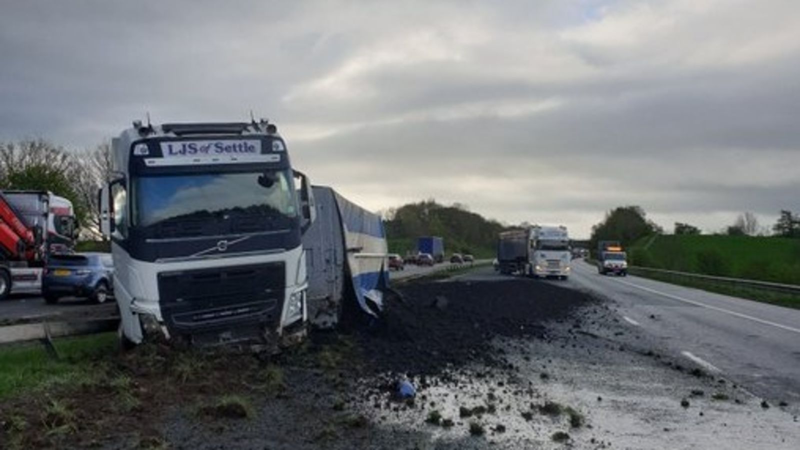 Major Delays On M6 After Van Crash Major Delays On M6 After Van Crash