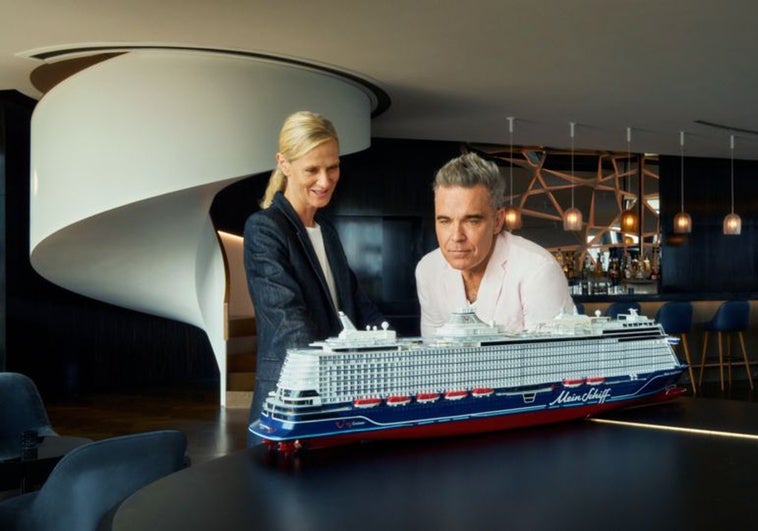 Malaga Hosts Robbie Williams For Cruise Ship Christening Concert Malaga Hosts Robbie Williams For Cruise Ship Christening Concert