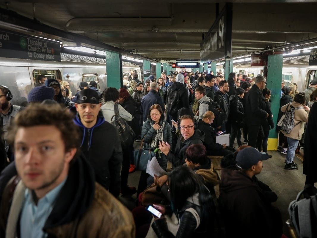 Man Stabbed Near Brooklyn Bridge-City Hall Subway Station: NYC Rush Hour Attack Man Stabbed Near Brooklyn Bridge-City Hall Subway Station: NYC Rush Hour Attack