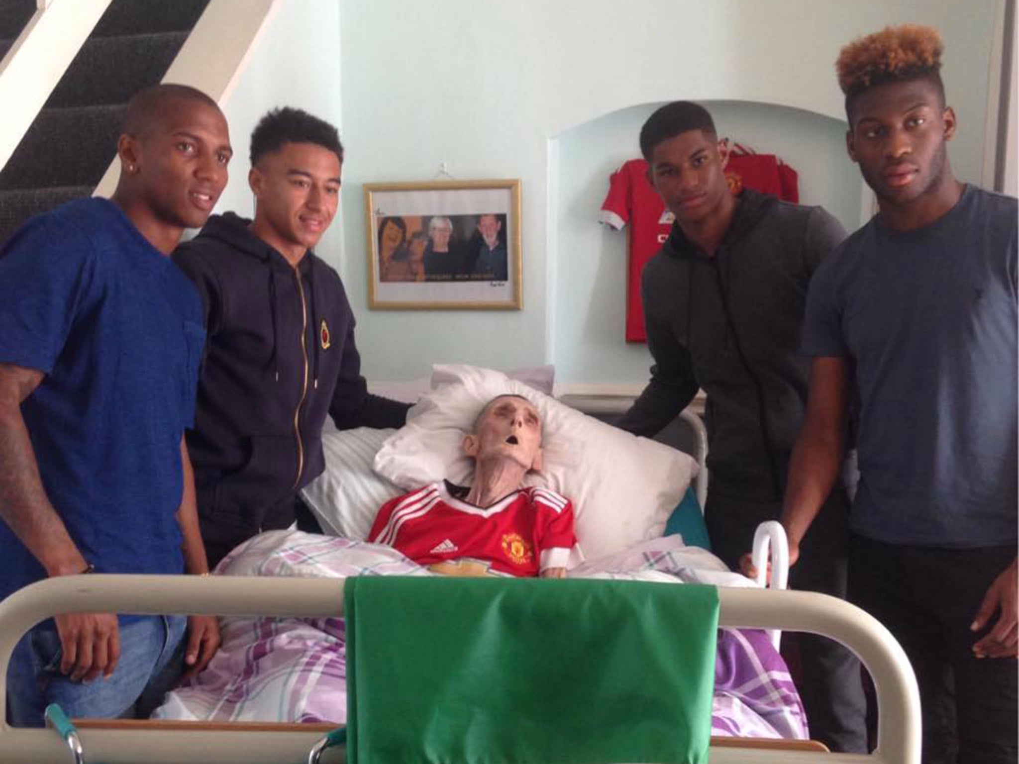Manchester United Community Mourns With Poppy's Family Manchester United Community Mourns With Poppy's Family