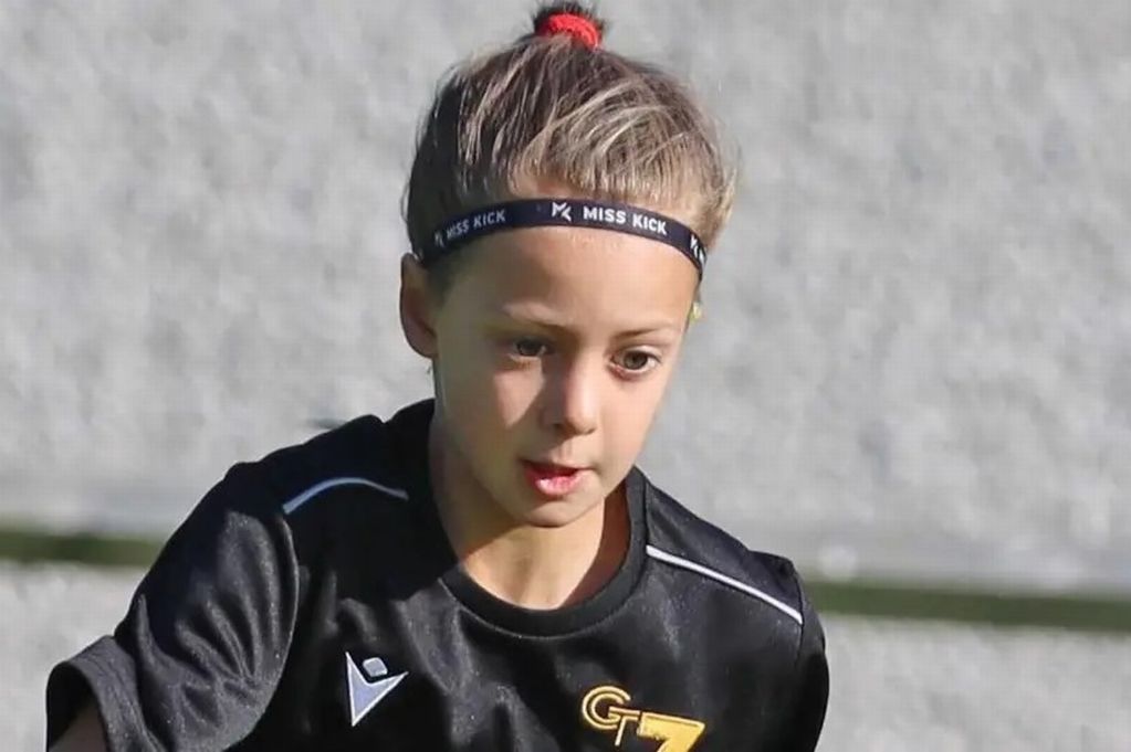 Manchester United Mourns 10-Year-Old Poppy Atkinson Following Tragic Accident Manchester United Mourns 10-Year-Old Poppy Atkinson Following Tragic Accident