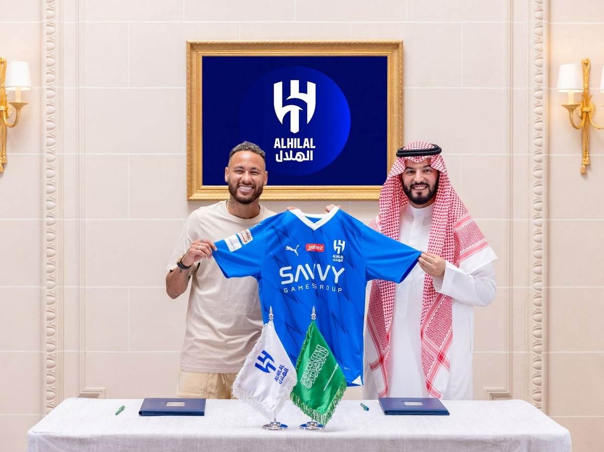 Manchester United's Bruno Fernandes: Al Hilal Transfer Links Intensify Manchester United's Bruno Fernandes: Al Hilal Transfer Links Intensify