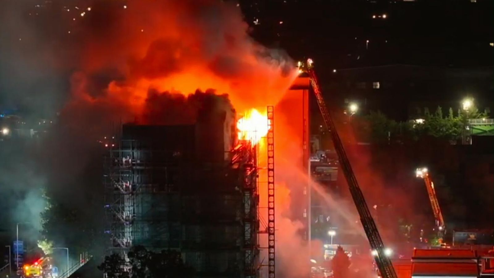 Massive Shop Fire In East London Requires 125 Firefighters Massive Shop Fire In East London Requires 125 Firefighters
