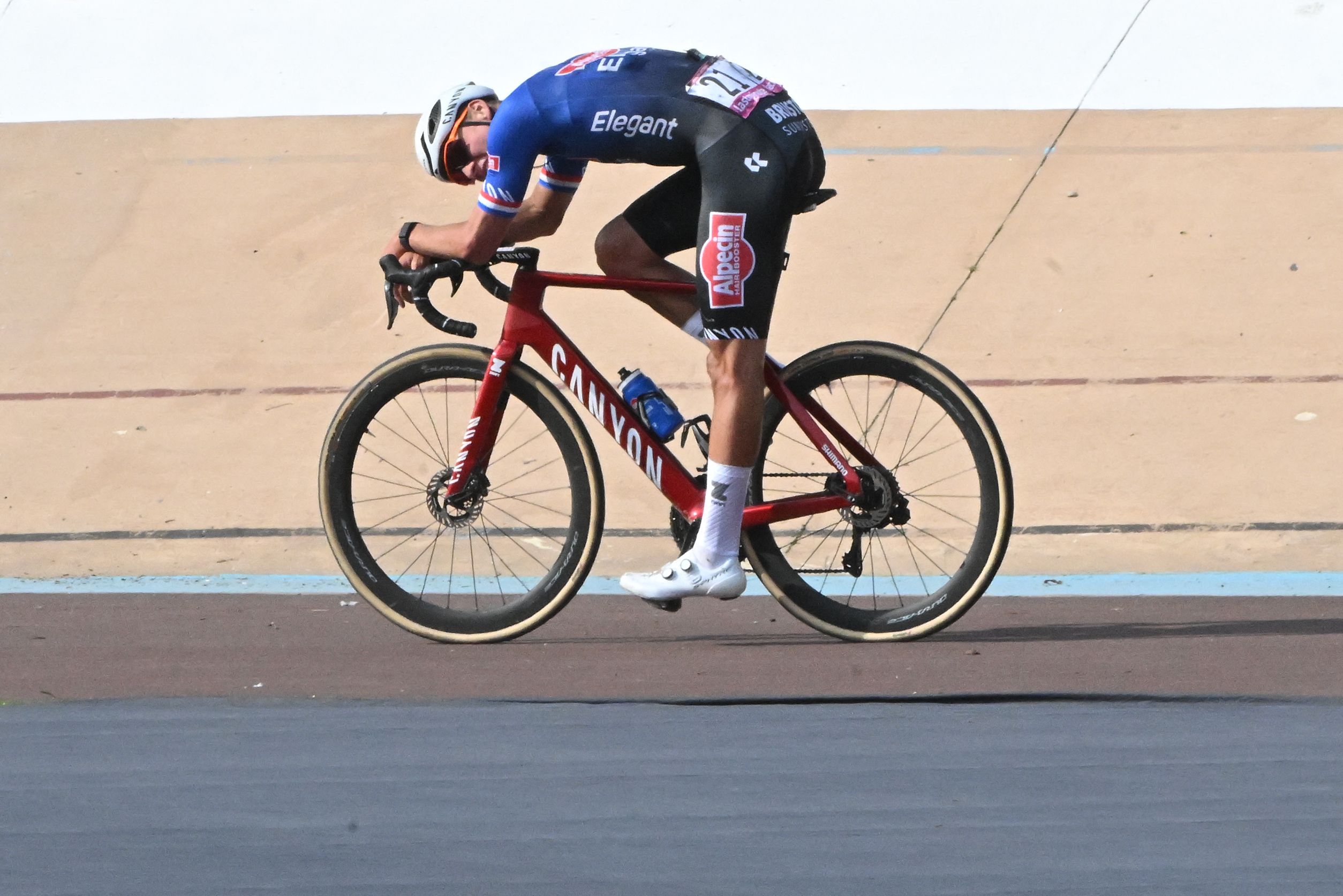Mathieu Van Der Poel: Bottle Attack At Paris-Roubaix, Demands Legal Action Mathieu Van Der Poel: Bottle Attack At Paris-Roubaix, Demands Legal Action