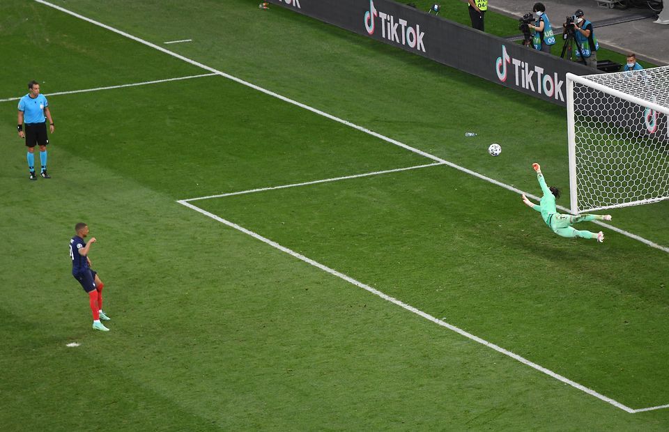 Mbappé's Leadership Crucial In France's Penalty Shootout Victory Against Croatia, Says Deschamps Mbappé's Leadership Crucial In France's Penalty Shootout Victory Against Croatia, Says Deschamps