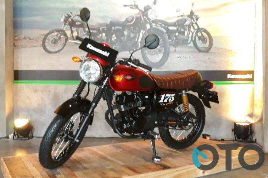 Memilih Motor Klasik: Perbandingan Kawasaki W175 Dan Honda ST125 Dax Memilih Motor Klasik: Perbandingan Kawasaki W175 Dan Honda ST125 Dax