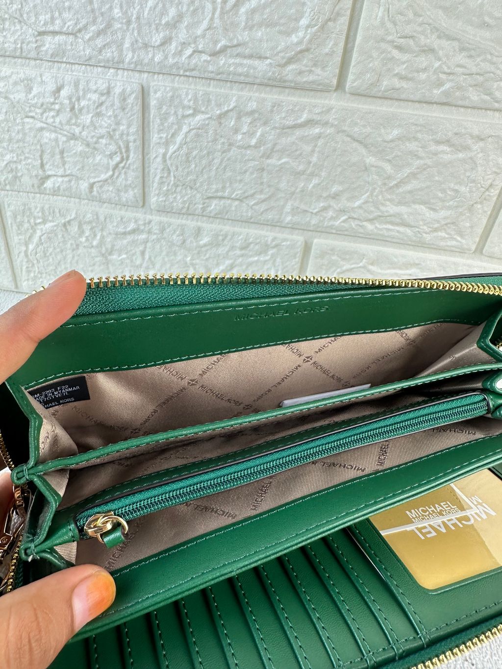 Michael Kors And Amazon Partner For Exclusive Jet-Set Collection Michael Kors And Amazon Partner For Exclusive Jet-Set Collection