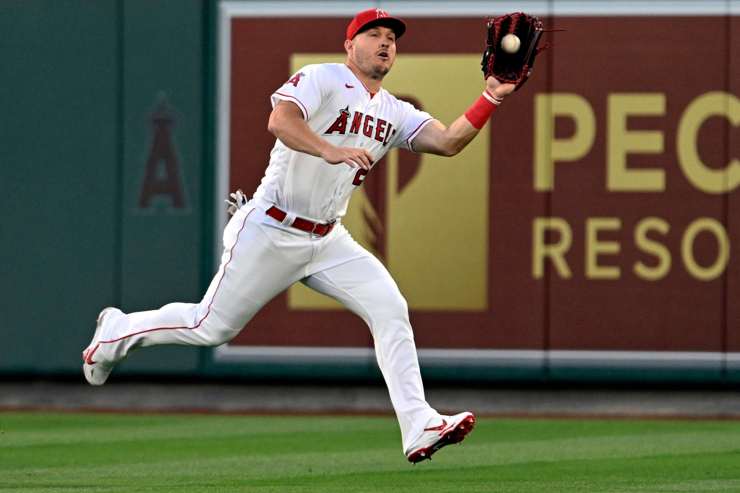 Mike Trout And Mickey Moniak Homer In Angels' Loss To Dodgers Mike Trout And Mickey Moniak Homer In Angels' Loss To Dodgers