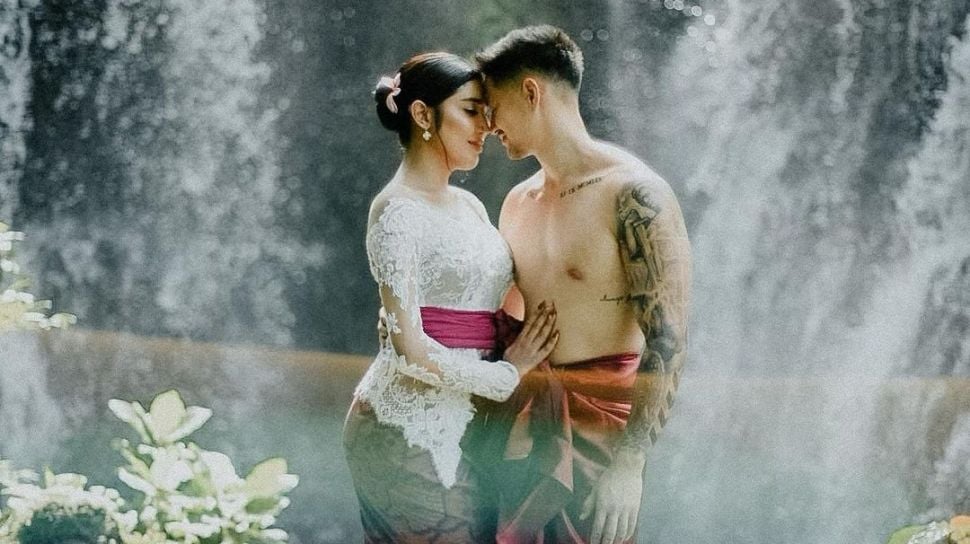 Miley Cyrus Dan Perjalanan Busana: Dari Disney Hingga Kini Miley Cyrus Dan Perjalanan Busana: Dari Disney Hingga Kini