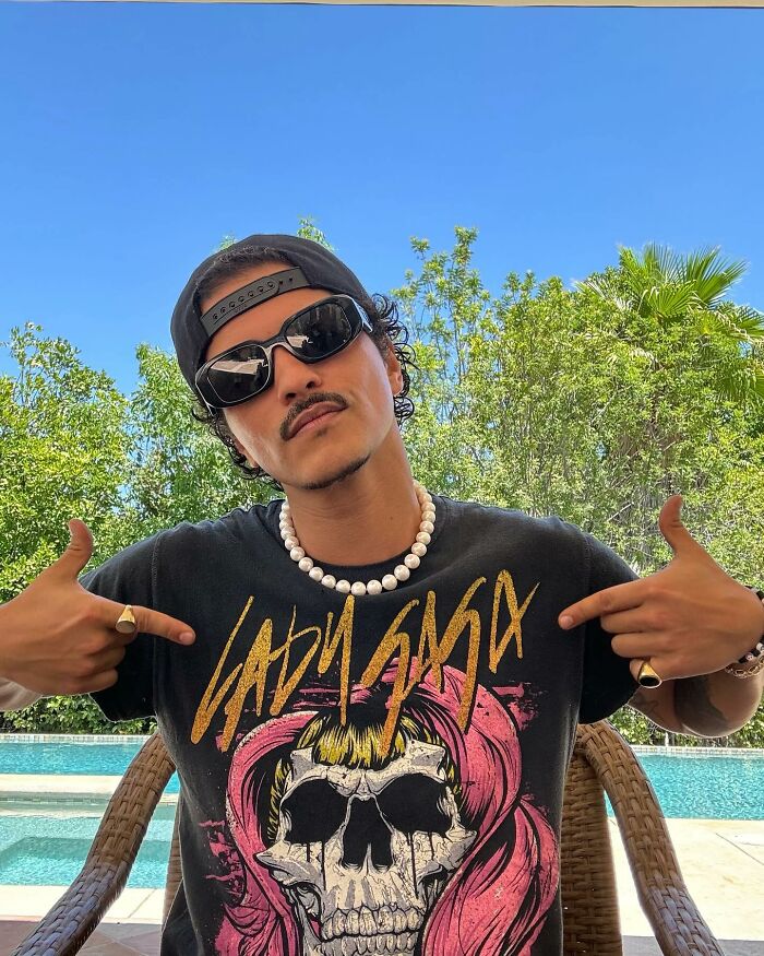 Miley Cyrus En Bruno Mars: De Plagiaatzaak En Haar Gevolgen Miley Cyrus En Bruno Mars: De Plagiaatzaak En Haar Gevolgen