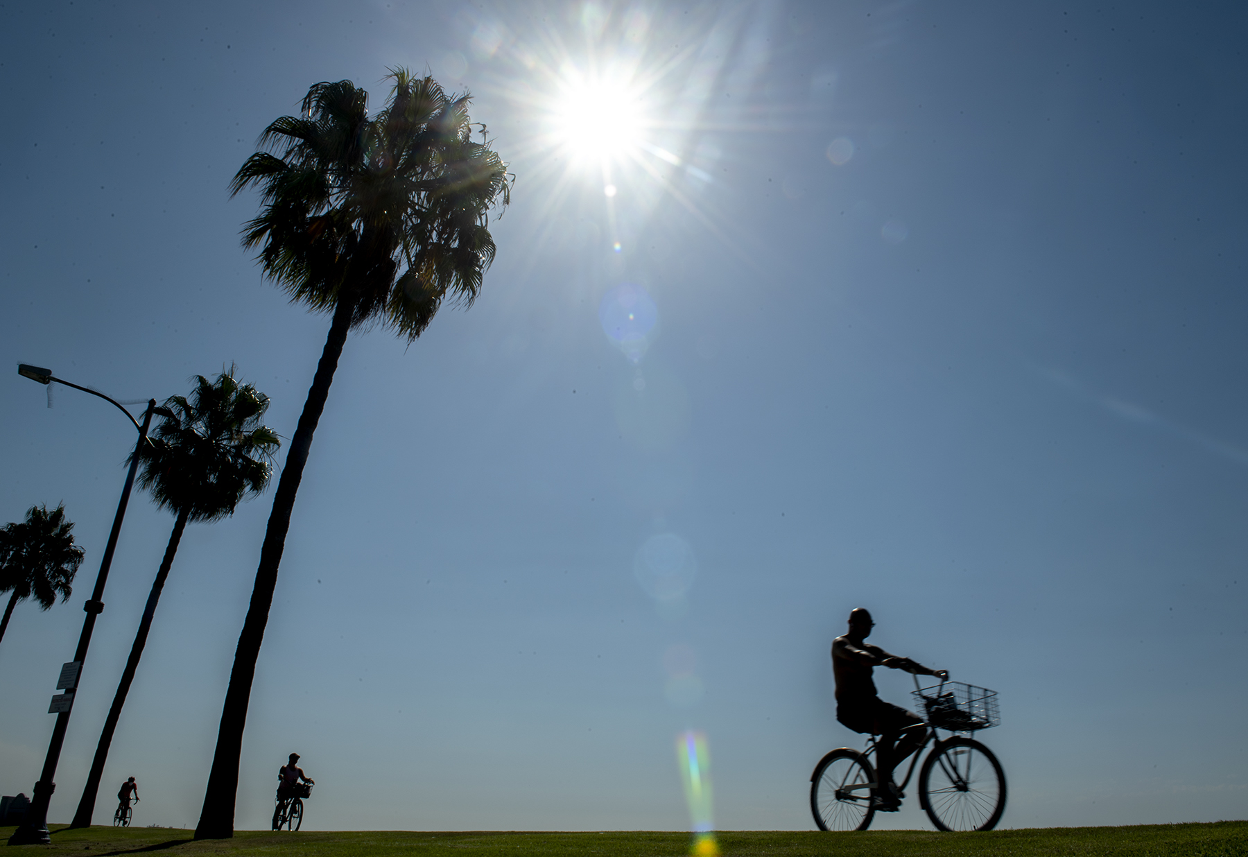Mini Heat Wave To Blanket Southern California This Weekend: What To Expect Mini Heat Wave To Blanket Southern California This Weekend: What To Expect