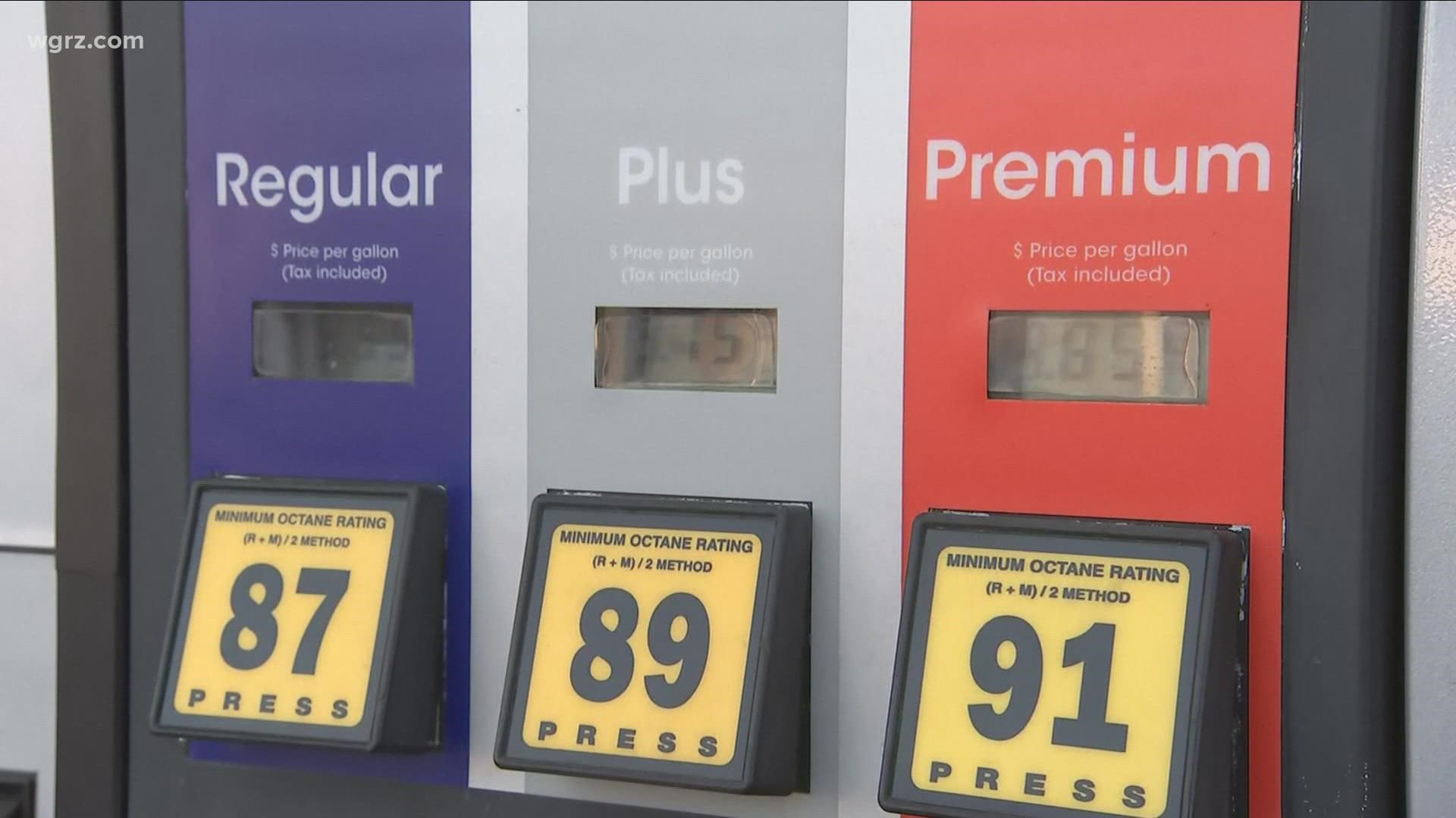 National Average Gas Price Drops Below $3 Amidst Economic Worries National Average Gas Price Drops Below $3 Amidst Economic Worries