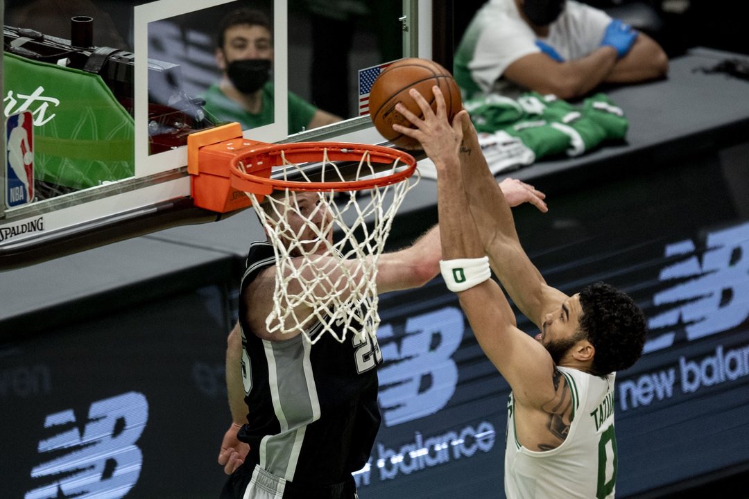 NBA Rekordas: „Boston Celtics“ Pardavimas Ir Lietuvių Dalyvavimas NBA Rekordas: „Boston Celtics“ Pardavimas Ir Lietuvių Dalyvavimas