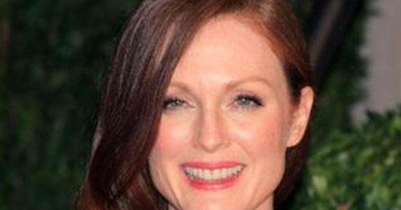 Netflix's Siren: Julianne Moore, Kevin Bacon & More Star In New Limited Series Netflix's Siren: Julianne Moore, Kevin Bacon & More Star In New Limited Series