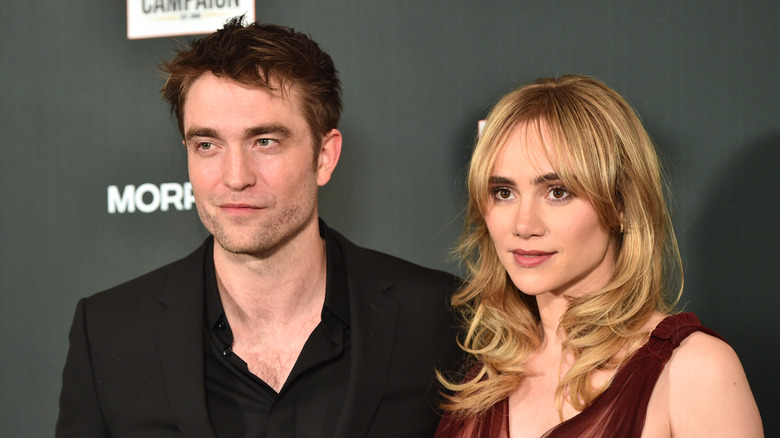 New York City Sighting: Robert Pattinson And Suki Waterhouse's Hand-Holding Sparks New York City Sighting: Robert Pattinson And Suki Waterhouse's Hand-Holding Sparks