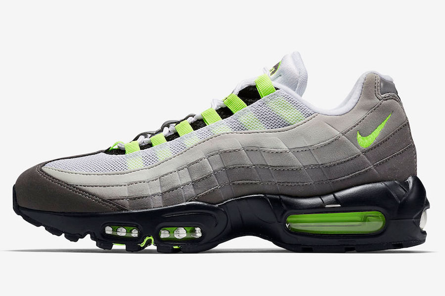 Nike Air Max 95 OG Big Bubble Triple Black & Wolf Gray HM8755-001: A Detailed Review Nike Air Max 95 OG Big Bubble Triple Black & Wolf Gray HM8755-001: A Detailed Review