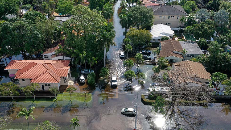 NWS Issues Flash Flood Warning For South Florida Amid Heavy Showers NWS Issues Flash Flood Warning For South Florida Amid Heavy Showers