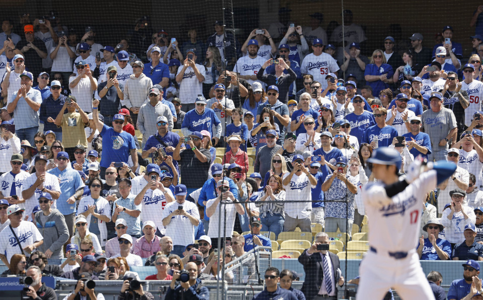 Ohtani's 3-Run Blast Leads Dodgers To 14-11 Comeback Win Against Diamondbacks Ohtani's 3-Run Blast Leads Dodgers To 14-11 Comeback Win Against Diamondbacks