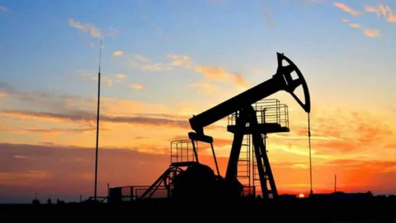Oil Supply Disruptions: A Critical Analysis Of The Airline Industry's Response Oil Supply Disruptions: A Critical Analysis Of The Airline Industry's Response