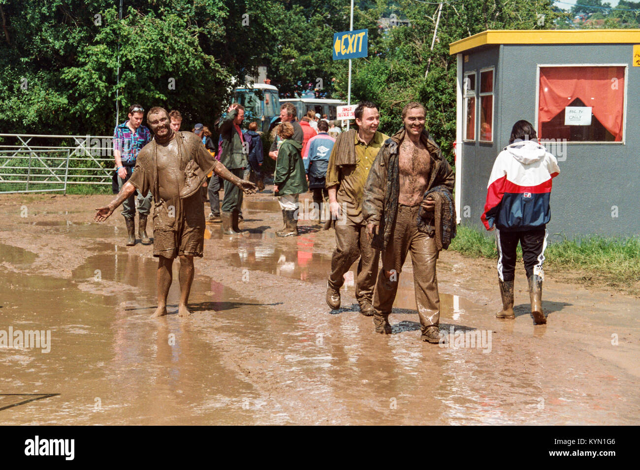 One Item Glastonbury Festival Goers Should Bring To Save Money