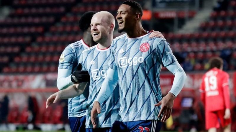 Opvallende Naam Hoog Op Lijstje Kroes: Ajax Twijfelt Over Simonis Opvallende Naam Hoog Op Lijstje Kroes: Ajax Twijfelt Over Simonis